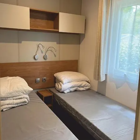 Grand Mobile-home 45m2 Au Calme Et Au Bord De مكان تخييم
