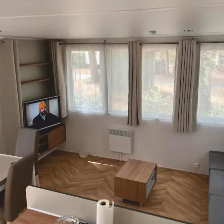 مكان تخييم Grand Mobile-home 45m2 Au Calme Et Au Bord De *