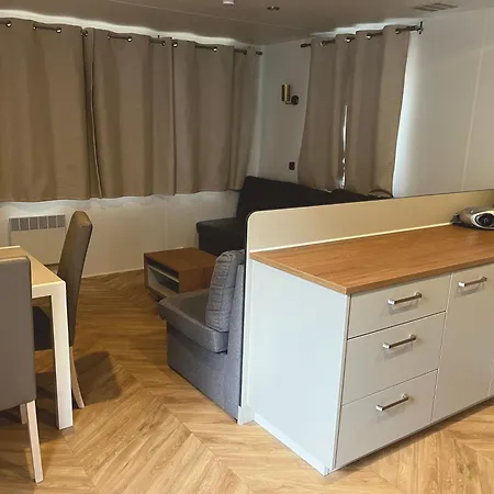 Grand Mobile-home 45m2 Au Calme Et Au Bord De مكان تخييم