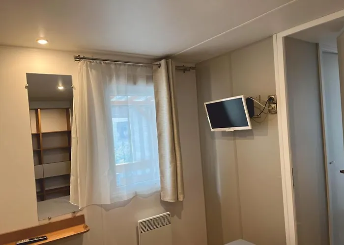 キャンプ場 Grand Mobile-home 45m2 Au Calme Et Au Bord De