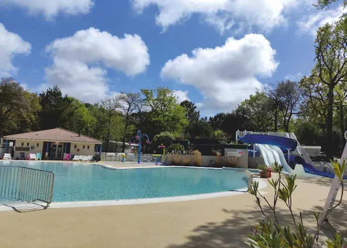 キャンプ場 Grand Mobile-home 45m2 Au Calme Et Au Bord De *