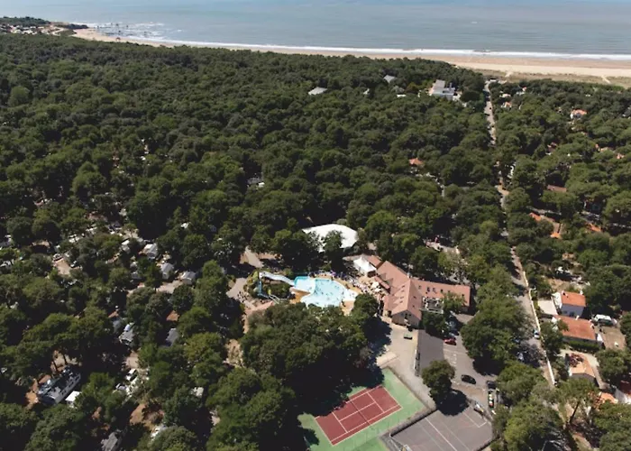 Grand Mobile-home 45m2 Au Calme Et Au Bord De キャンプ場 *